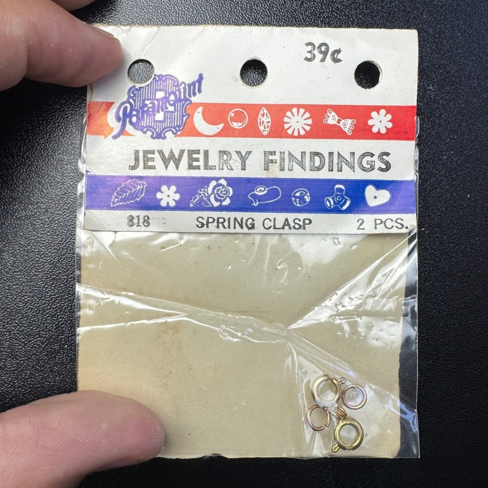 Vintage Paramount Novelties 818 Spring Clasp Jewelry Findings 2Pcs Gold Tone NOS
